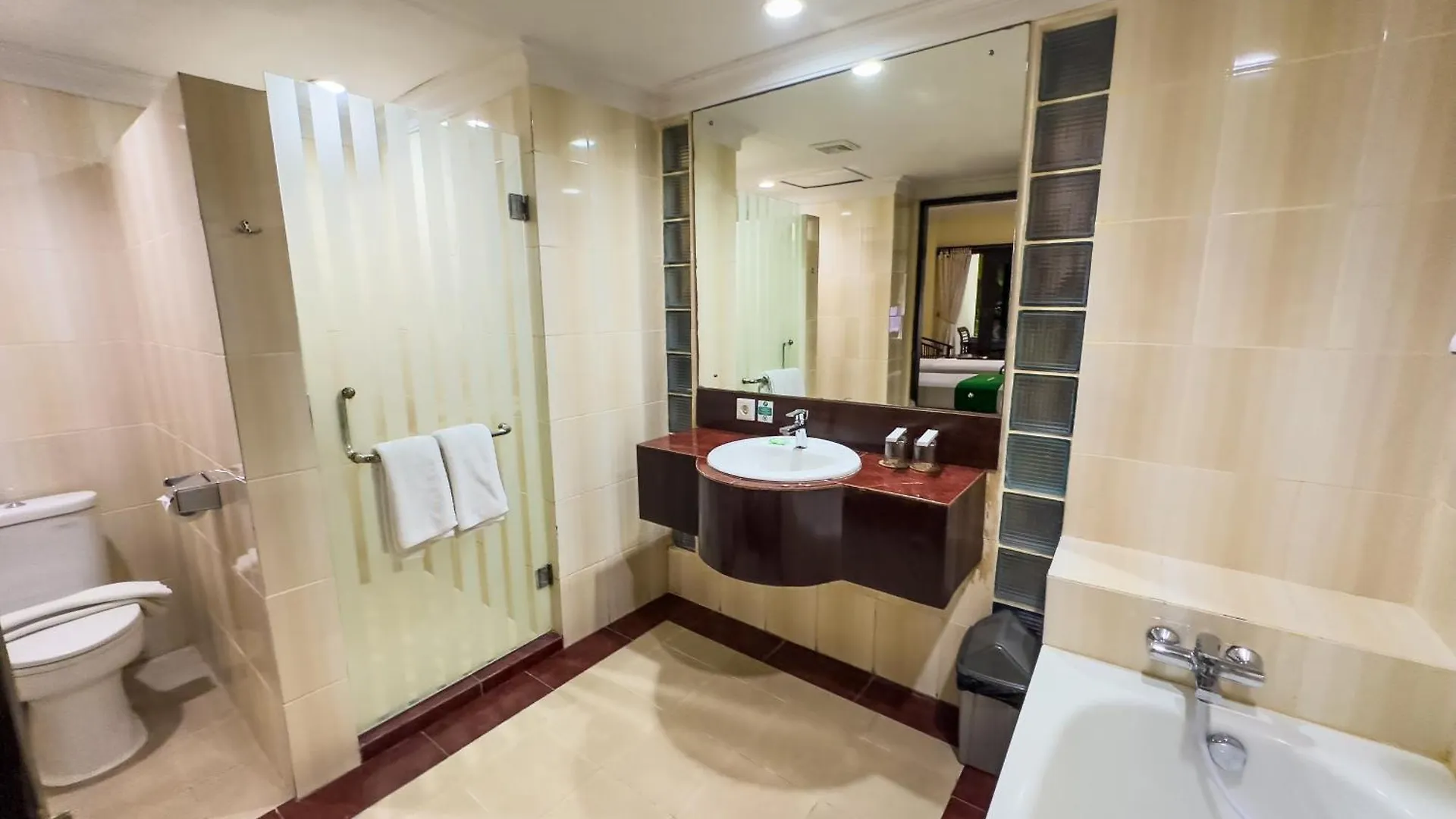 Champlung Mas Hotel Legian 4*, Legian (Bali)