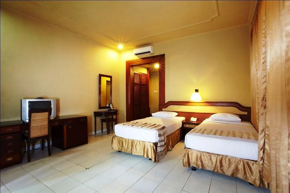 Champlung Mas Hotel Legian 4*, Legian (Bali)